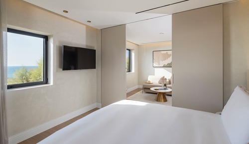 Suite, Balcony