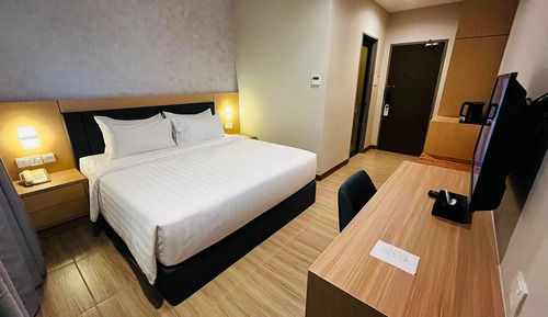 Deluxe Room, 1 King Bed, Non Smoking