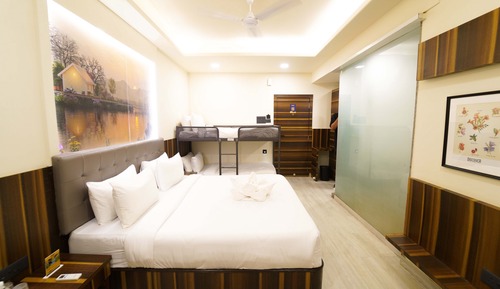Deluxe Quadruple Room, Courtyard View