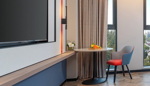 Standard Room, 1 King Bed