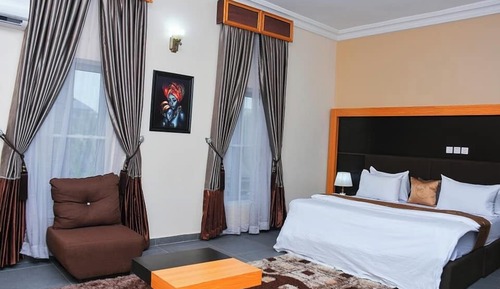 Comfort Room, Balcony, City View