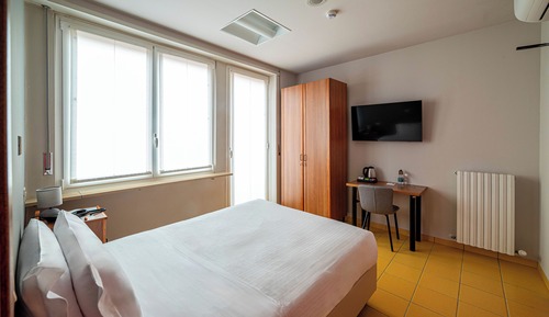 Compact Room