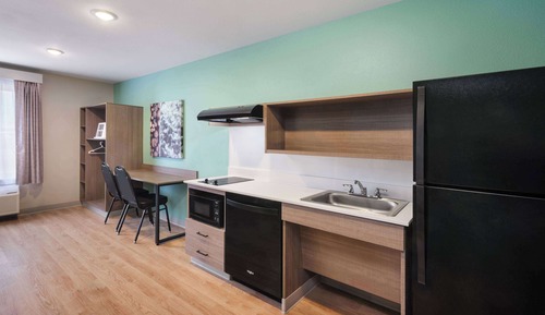 Suite, 1 Queen Bed, Accessible, Non Smoking (Dishwasher, Bathtub W/grab Bars)