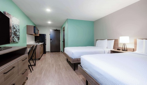 Suite, 2 Queen Beds, Accessible, Non Smoking (Bathtub W/grab Bars)