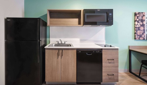 Suite, 1 Queen Bed, Non Smoking (Dishwasher)