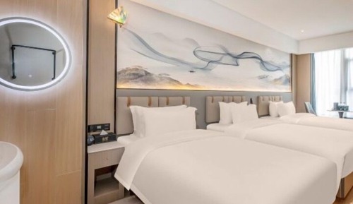 Family Triple Room, City View