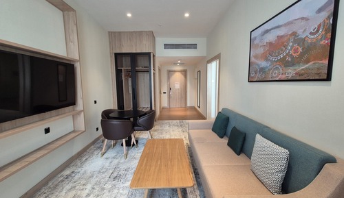 Suite, 1 King Bed, Balcony