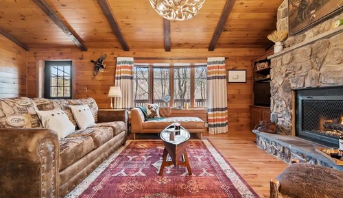 Luxury Cabin, River View