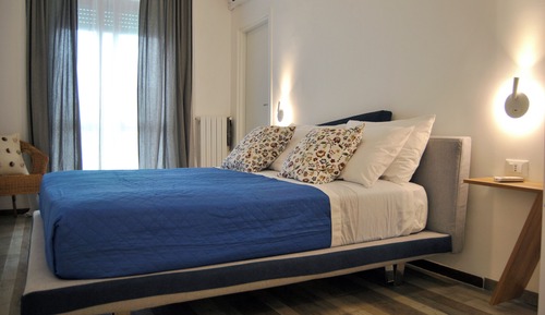 Comfort Room, City View