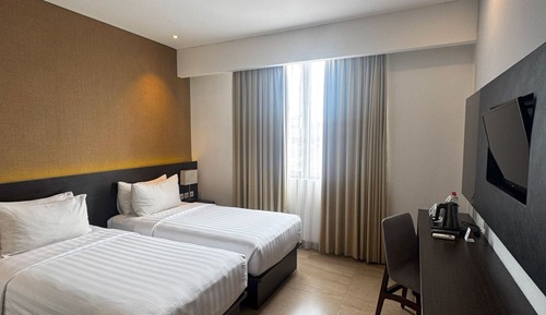 Superior Twin Room, City View