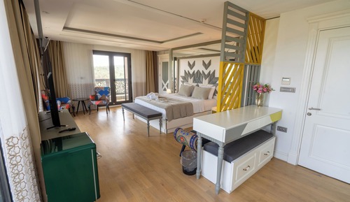 Deluxe Double or Twin Room