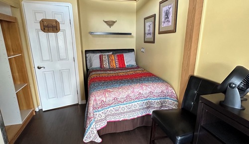 Classic Cabin 7 - 2 Queen Bedrooms + Double Sofa Bed, 1 Bathroom, Kitchen & Beachfront Views