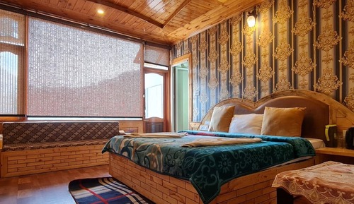 Deluxe Room, City View