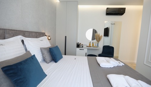 Deluxe Double Room, Partial Sea View