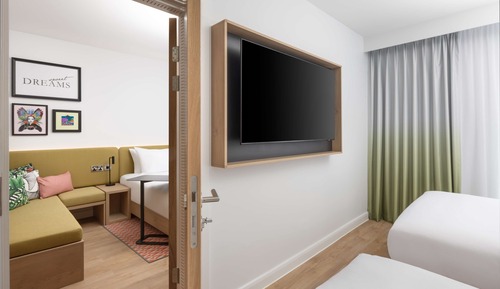 Family Room, 1 King Bed