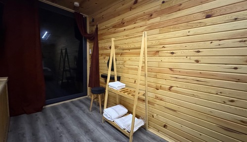 Comfort Room, Lake View