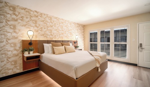 Classic Room, 1 King Bed, Non Smoking