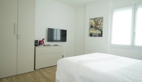 Deluxe Studio Room 2