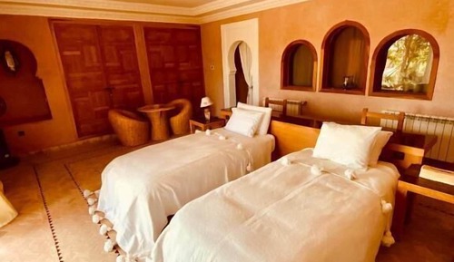 Deluxe Room, Desert View