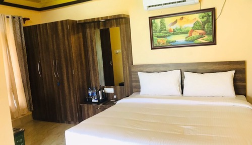 Classic Double Room, 1 Bedroom, Pool View