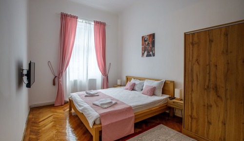 Family Apartment, Mountain View