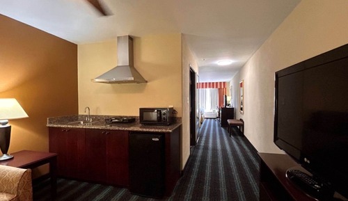 Suite, 2 Queen Beds, Non Smoking, Kitchenette (with Sofabed)