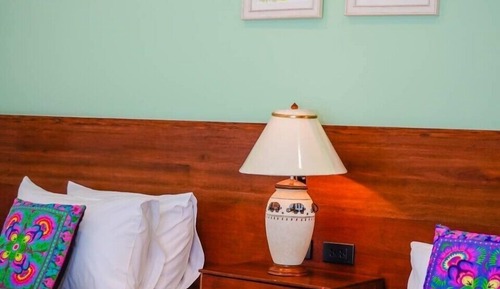 Dara Deluxe Twin Room