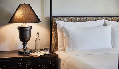 Classic Room, 1 King Bed (Arcata)