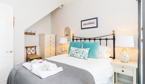 Grand Apartment, 2 Bedrooms, Courtyard View