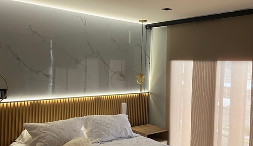Room, City View