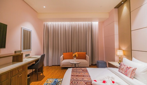 Deluxe Room, City View