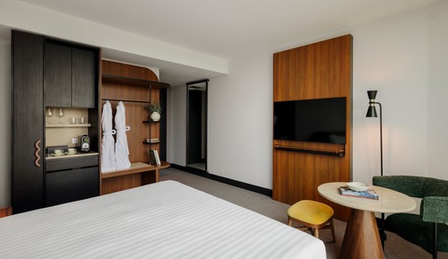 Standard Room, 1 King Bed