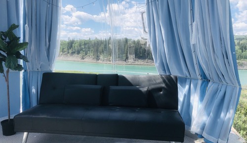Room, Lake View