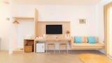 Deluxe Triple Room, Pool View