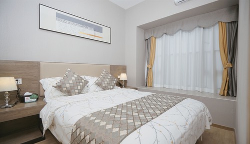 Business Room, City View