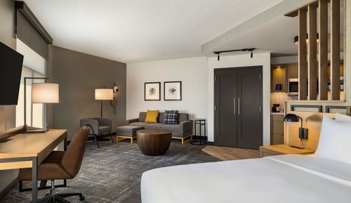 Studio, 1 King Bed with Sofa bed, Non Smoking, Corner