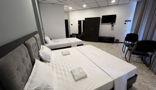 Standard Quadruple Room, Multiple Beds, Private Bathroom
