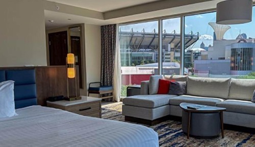 Signature Suite, Corner