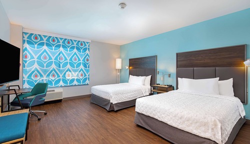 Room, 2 Queen Beds, Accessible (Roll-In Shower)