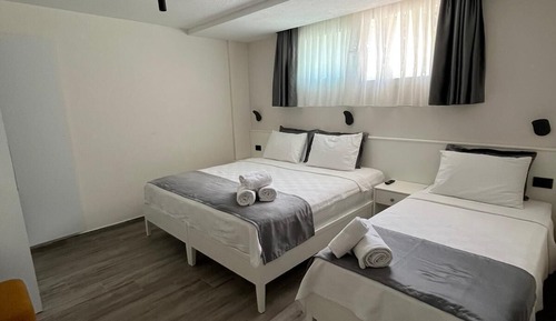 Economy Triple Room, Multiple Beds