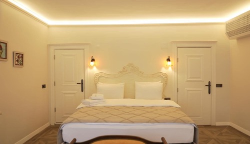 Superior Double or Twin Room, Lake View
