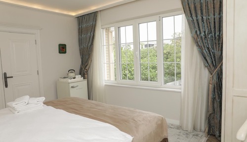 Standard Double or Twin Room, Garden View