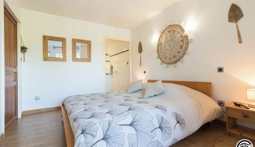 Comfort House, 1 Bedroom, Shower Grab Bars, Pets Allowed