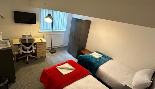Standard Twin Room, 2 Twin Beds, Non Smoking, Shared Bathroom