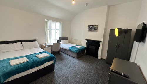 Family Room, Multiple Beds, Non Smoking, Shared Bathroom