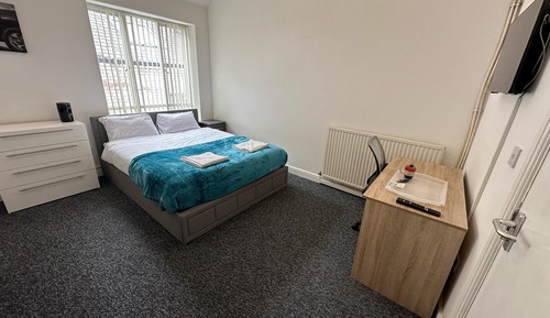 Standard Double Room, 1 Double Bed, Non Smoking, Shared Bathroom