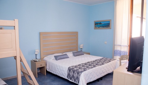 Classic Quadruple Room