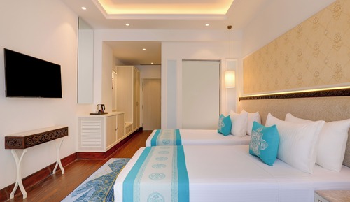 Club Twin Room