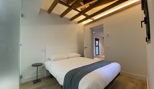 Grand Apartment, City View