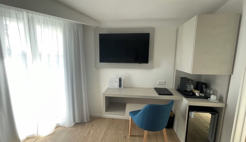 Deluxe Double or Twin Room, Balcony, Hill View